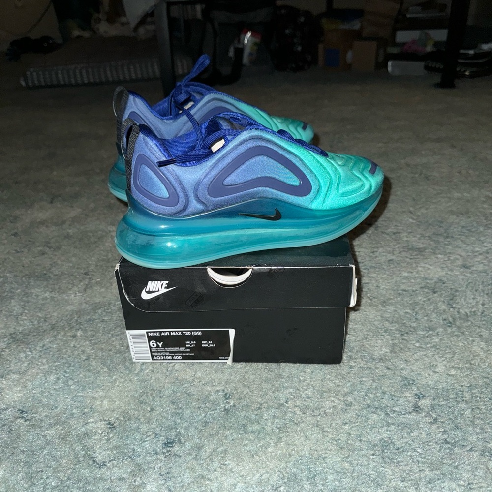 Nike Air Max 720 GS
